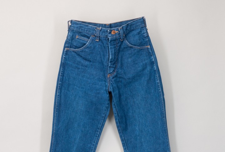 Blaue Schlaghosen-Jeans