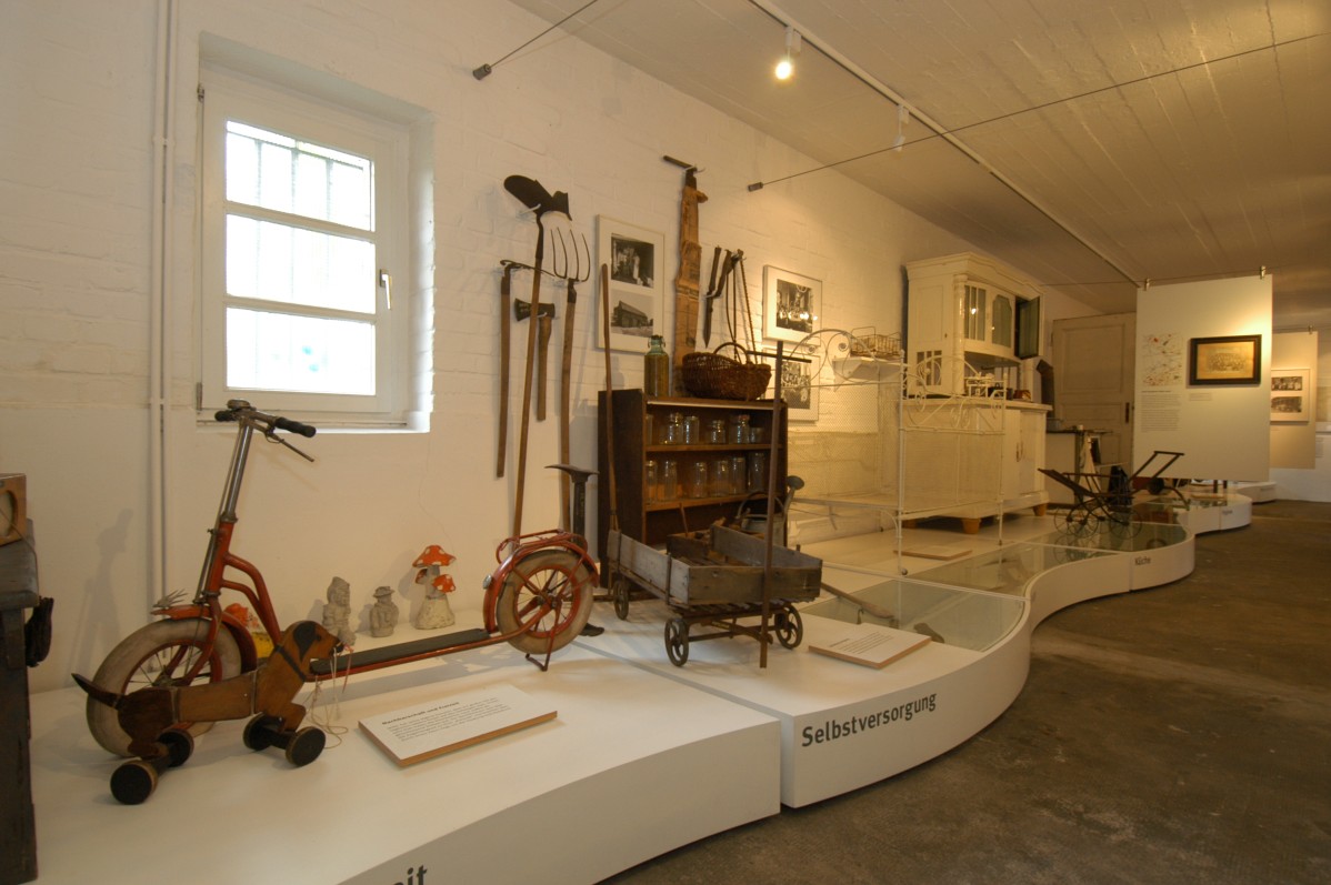 Historical garden and household utensils in the Eisenheim Museum