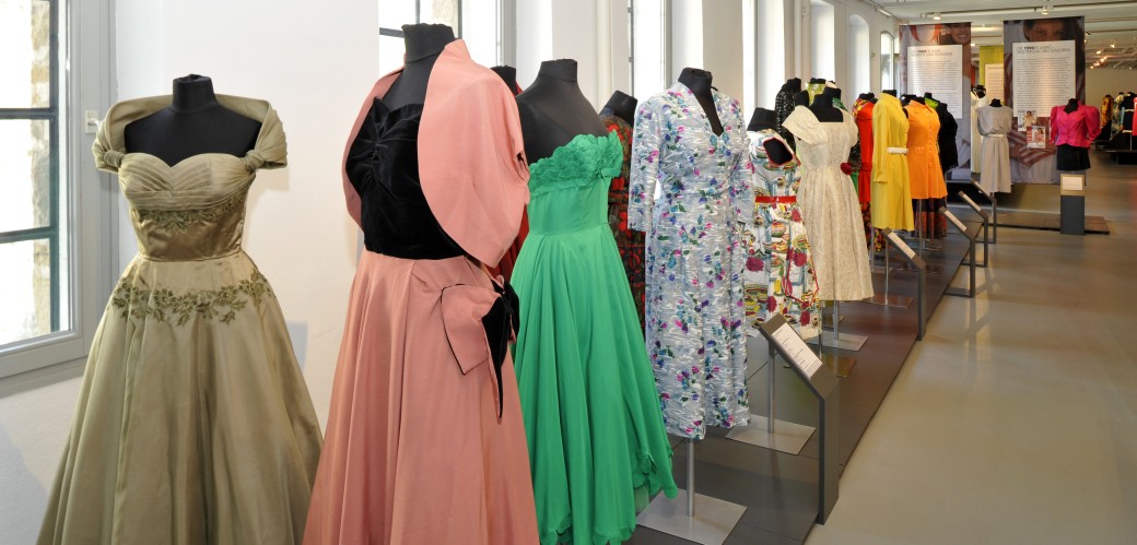 Damenkleider im Stil von Dior, 1950er Jahre