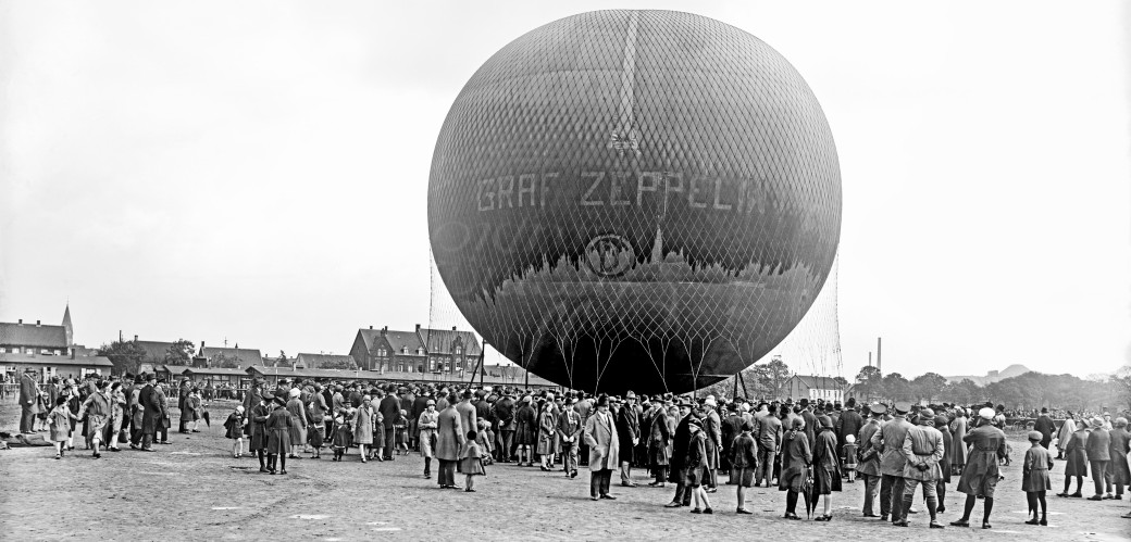 Historisches Foto eines Heißluftballons.