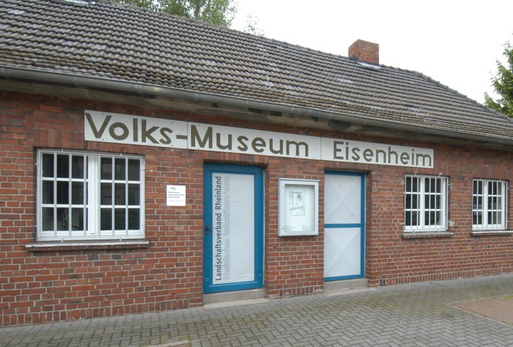 Außenansicht des Eingangs des Volks-Museum des LVR-Industriemuseums