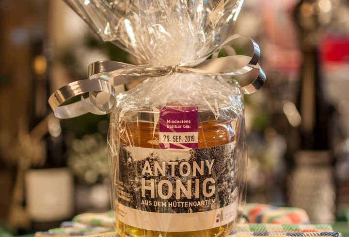 The St. Antony honey in a festive gift box