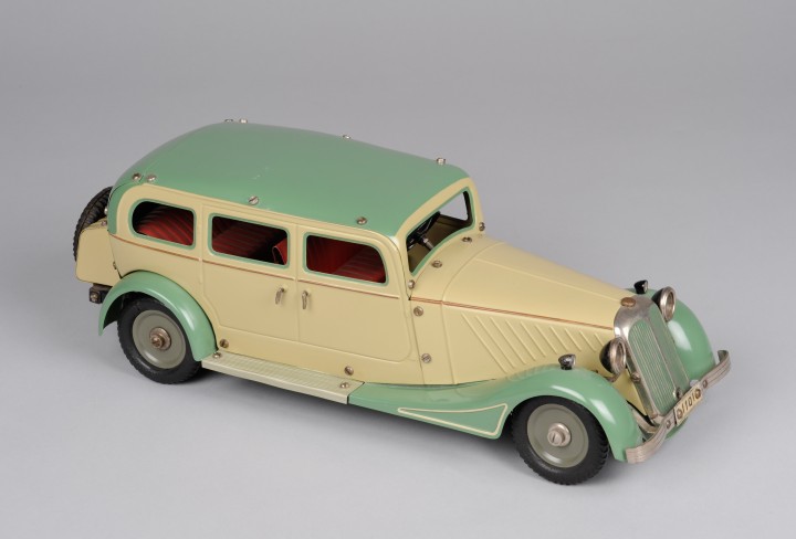 Modell einer grün/gelben Pullmann-Limousine