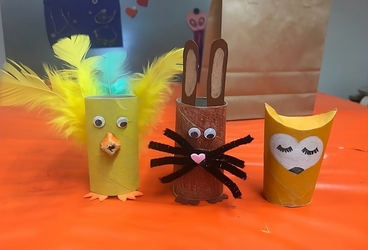 Vogel, Hase und Fuchs- gebastelt von Kindern aus Toilettenpapierrollen 