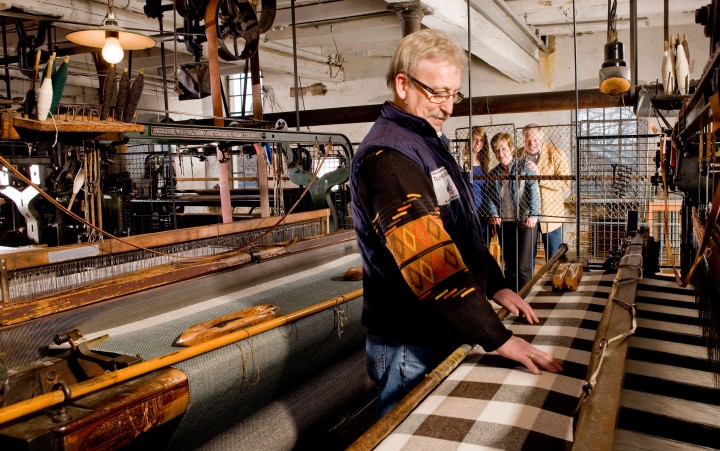 Demonstration of the historical loom