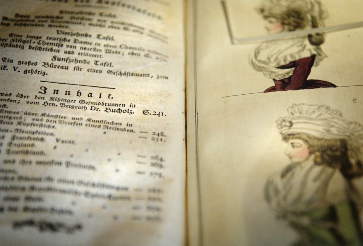 Detailbild eines historischen Texts mit Zeichnung