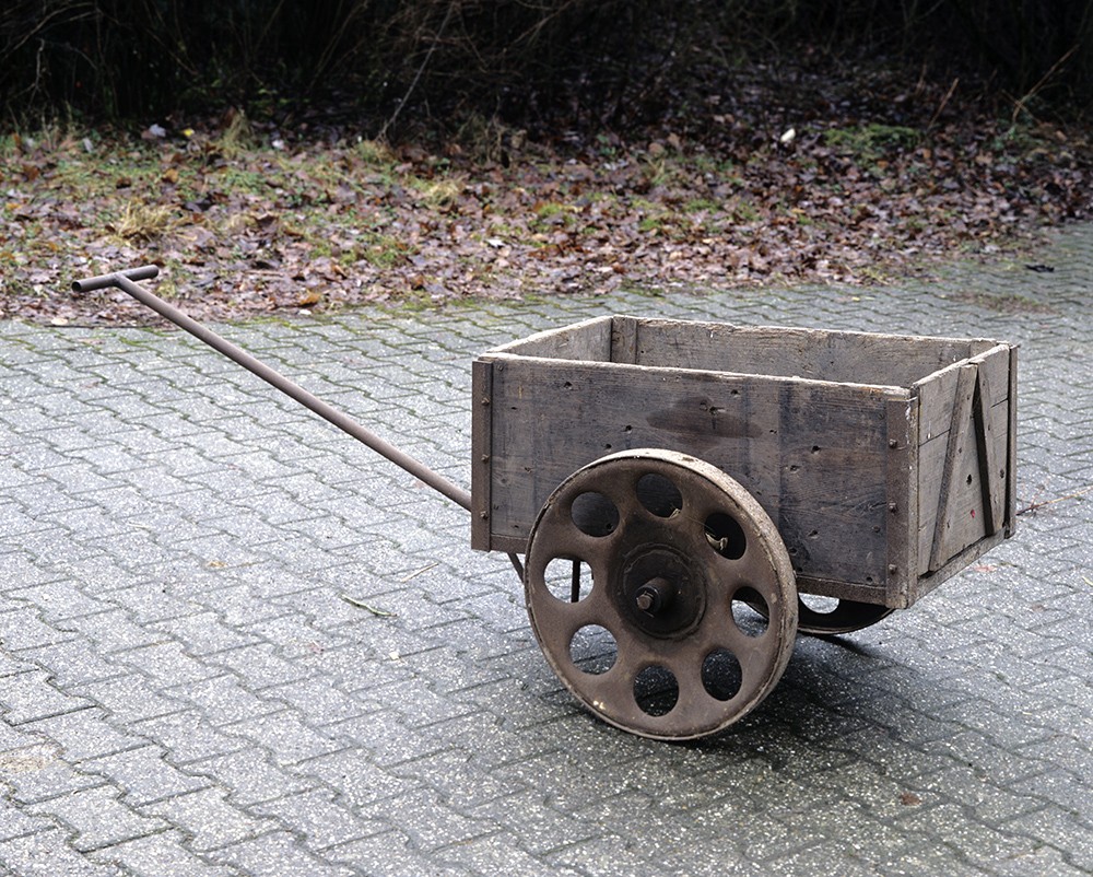 Einachsiger Handwagen aus Holz