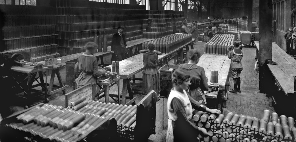 Aufnahme der Frauenarbeit während des Krieges in der Abteilung Sterkrade, Werk II