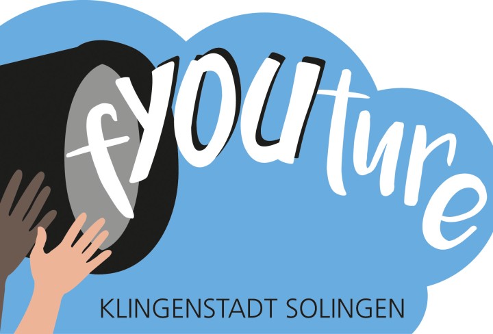 Logo von FYouture Solingen, auf dem viele Hände ein Megafon halten. 